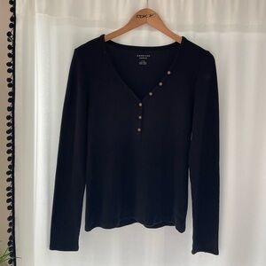 American Eagle black ribbed waffle knit Henley long sleeve women’s L large butto